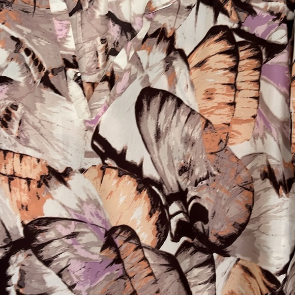 Maurice’s Atwood Short Sleeve Blouse Butterfly Wing Print 4X - Picture 2 of 5